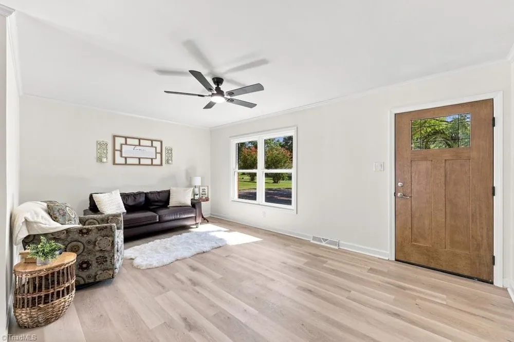 2930 Lake Drive Burlington, NC 27217