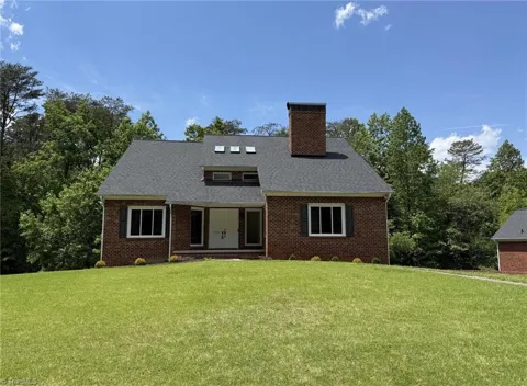 2528 Treetop Lane
