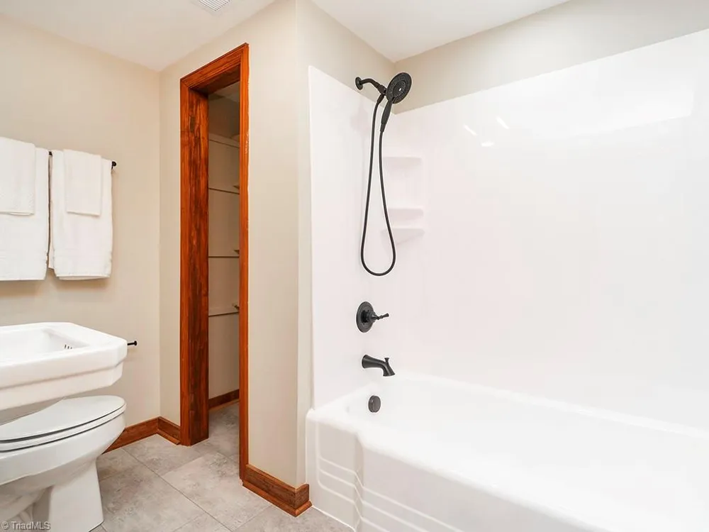 8375 Sylvan Road Liberty, NC 27298
