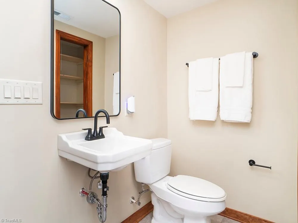 8375 Sylvan Road Liberty, NC 27298