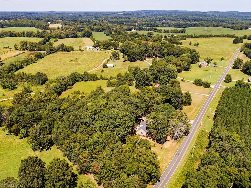 8375 Sylvan Road Liberty, NC 27298