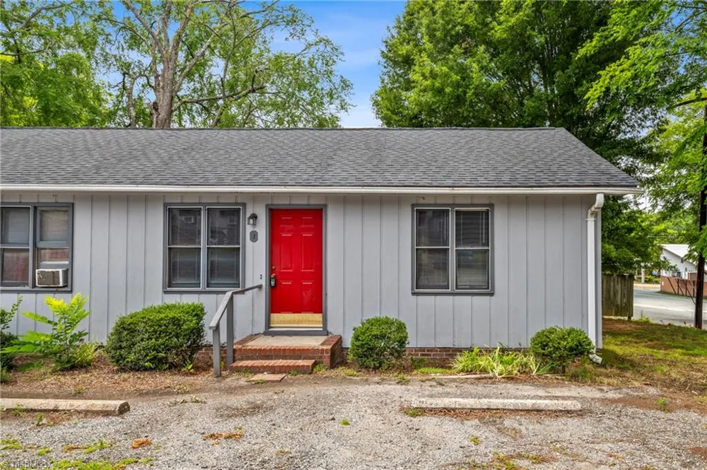 507 3rd Avenue Siler City, NC 27344