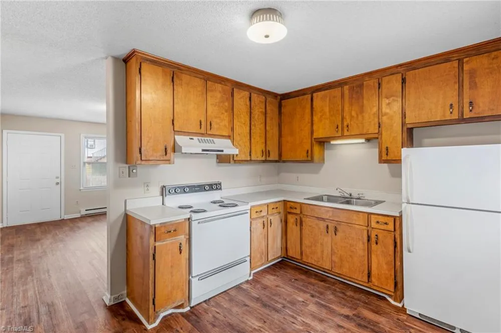 507 3rd Avenue Siler City, NC 27344