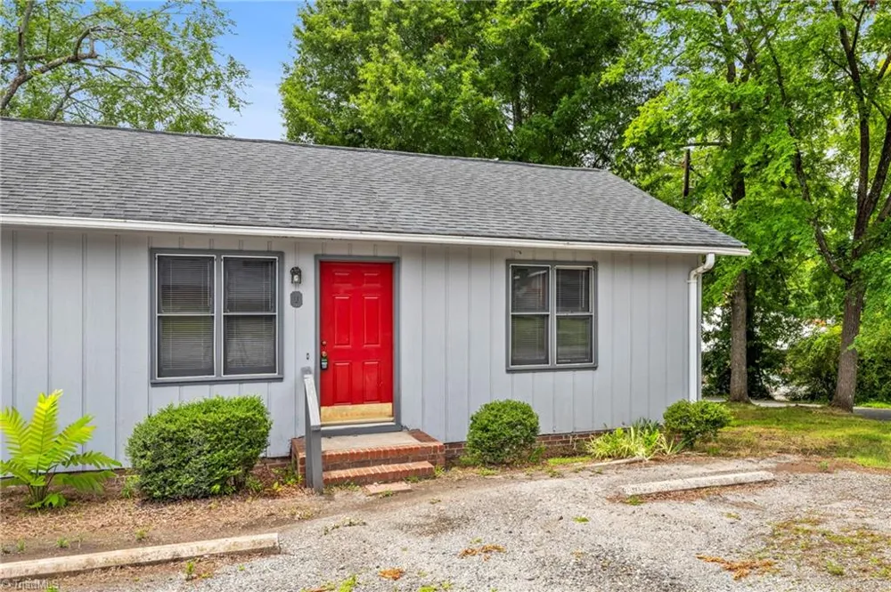507 3rd Avenue Siler City, NC 27344