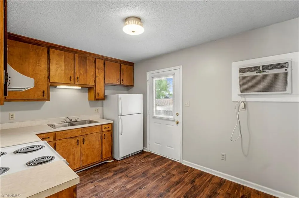 507 3rd Avenue Siler City, NC 27344