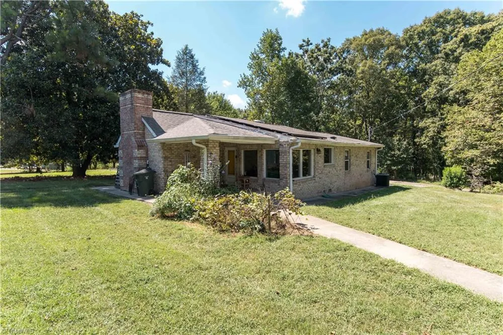 3304 Heitman Drive Winston-Salem, NC 27107