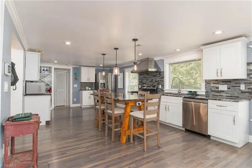 3304 Heitman Drive Winston-Salem, NC 27107