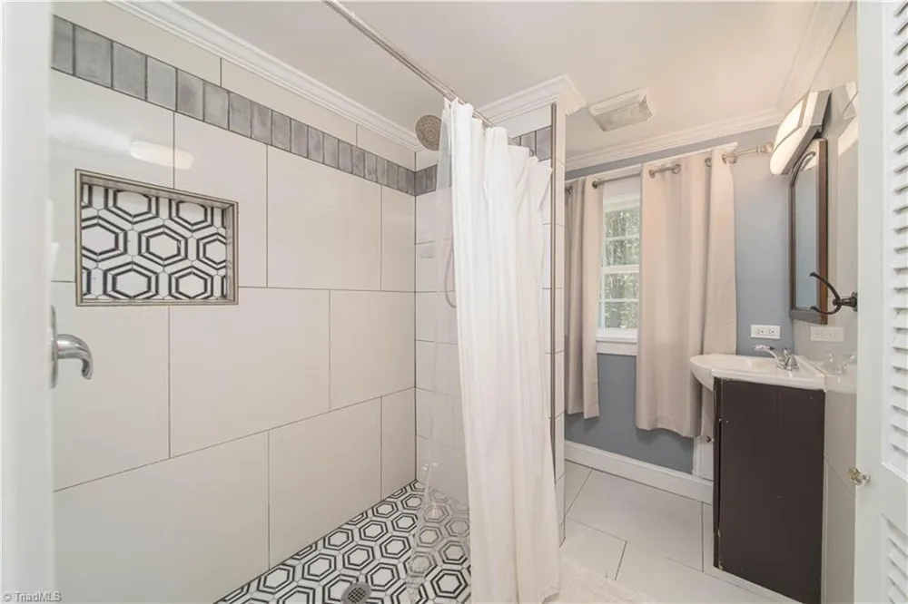 3304 Heitman Drive Winston-Salem, NC 27107
