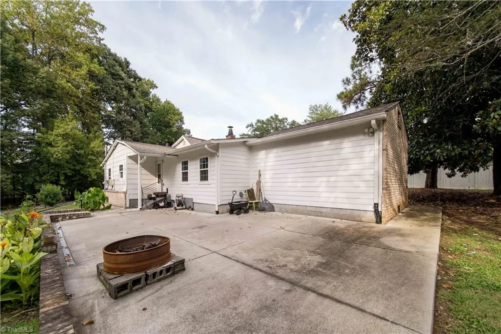 3304 Heitman Drive Winston-Salem, NC 27107