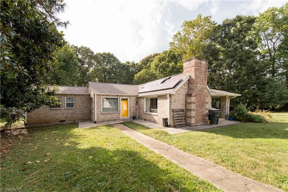 3304 Heitman Drive Winston-Salem, NC 27107
