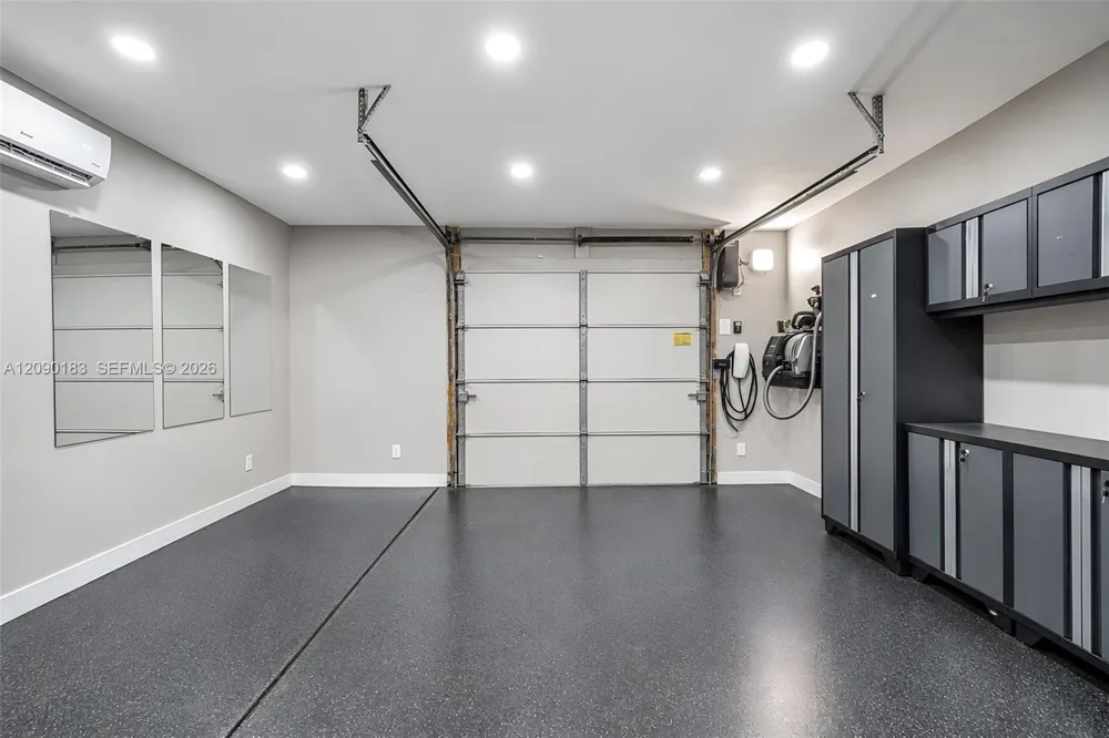 2513 Flamingo Ln Fort Lauderdale, FL 33312