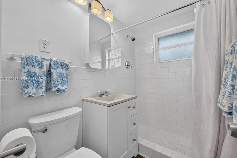 2513 Flamingo Ln Fort Lauderdale, FL 33312