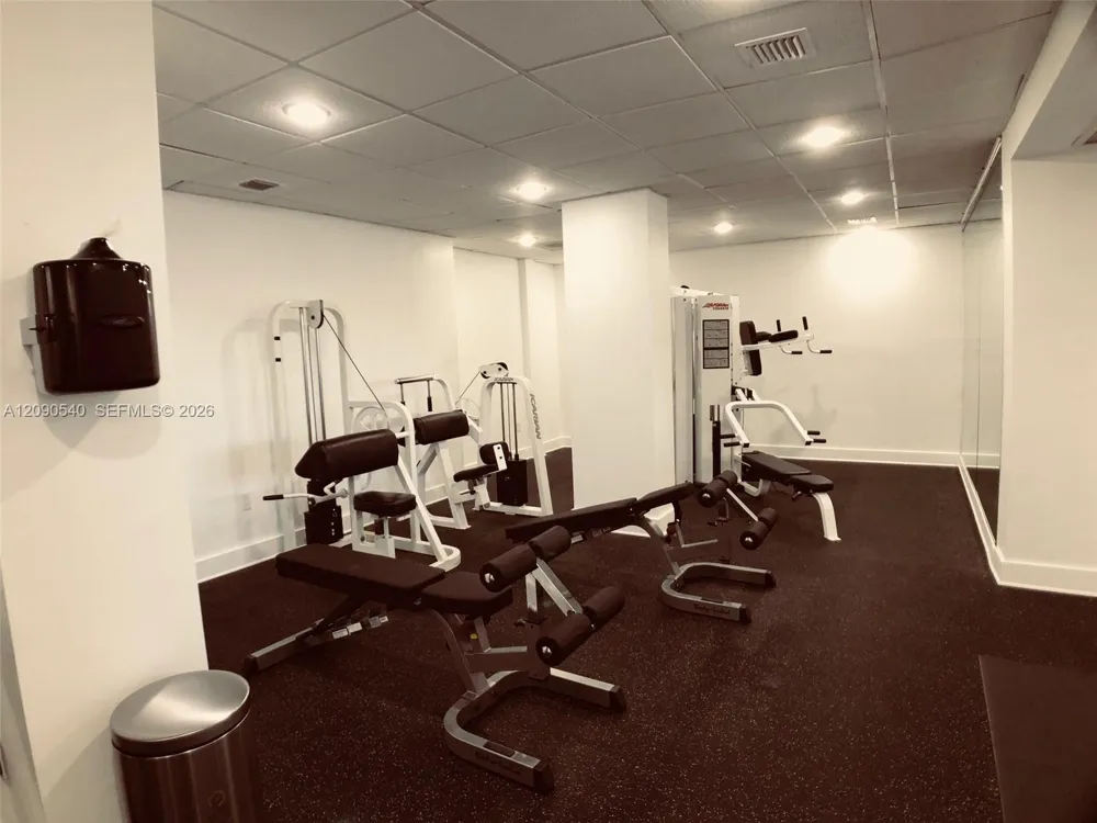 6450 Collins Ave #609 Miami Beach, FL 33141
