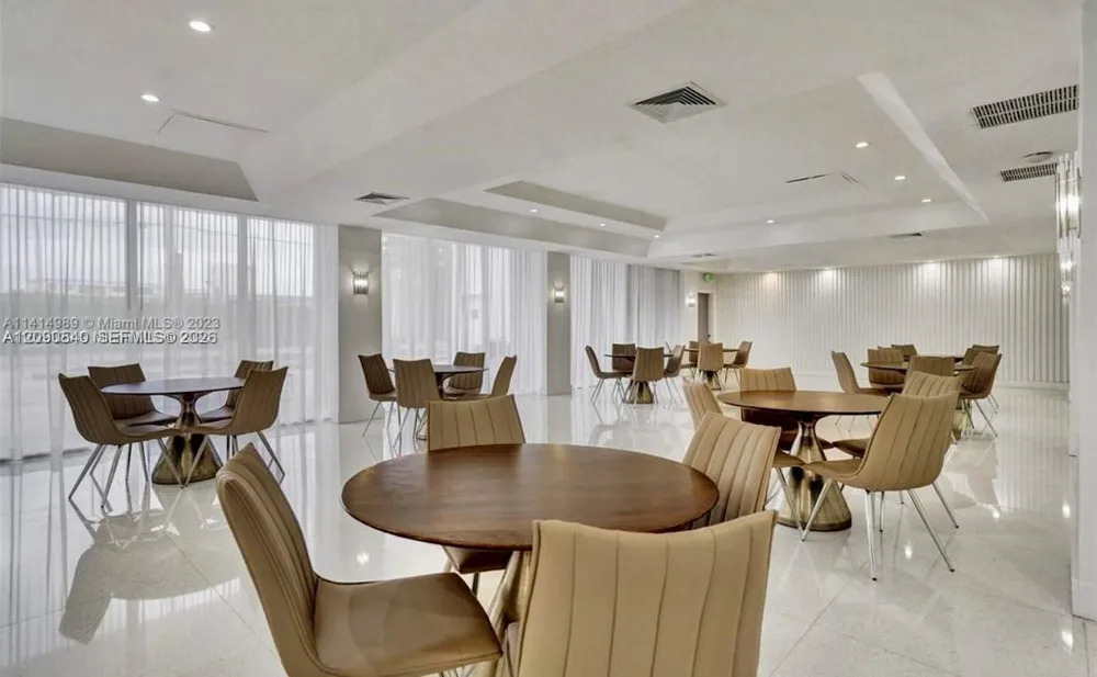 6450 Collins Ave #609 Miami Beach, FL 33141