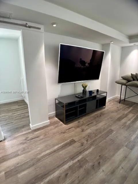 6450 Collins Ave #609 Miami Beach, FL 33141