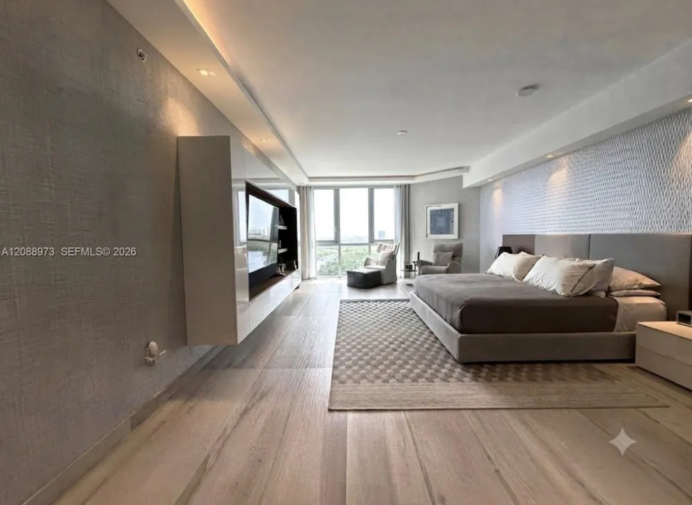 17111 Biscayne Blvd #2210 North Miami Beach, FL 33160