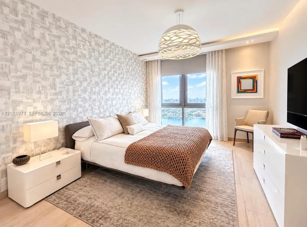 17111 Biscayne Blvd #2210 North Miami Beach, FL 33160
