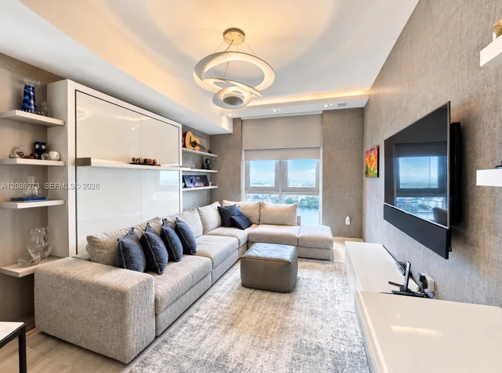 17111 Biscayne Blvd #2210 North Miami Beach, FL 33160