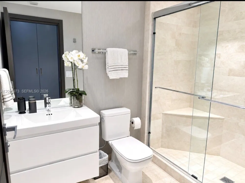 17111 Biscayne Blvd #2210 North Miami Beach, FL 33160
