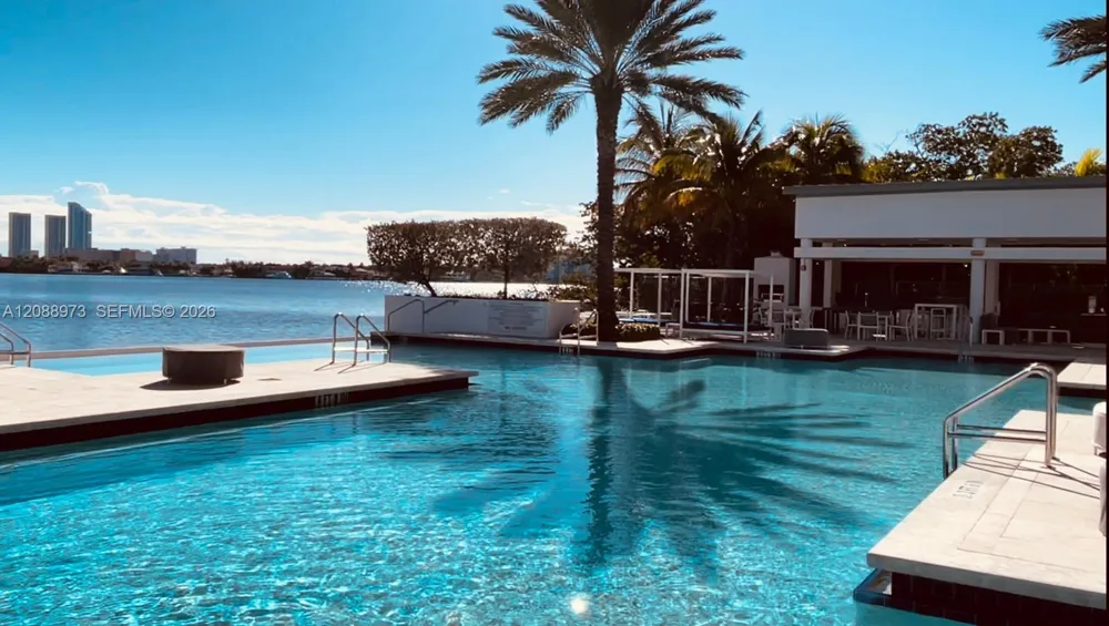17111 Biscayne Blvd #2210 North Miami Beach, FL 33160