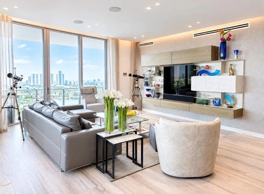 17111 Biscayne Blvd #2210 North Miami Beach, FL 33160