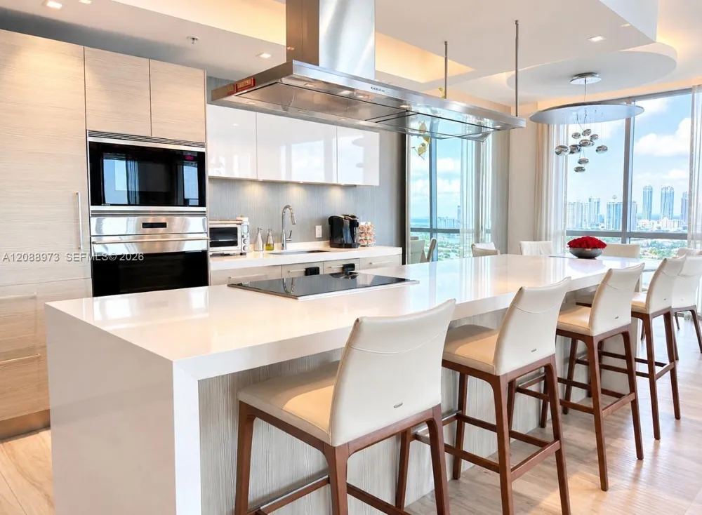 17111 Biscayne Blvd #2210 North Miami Beach, FL 33160