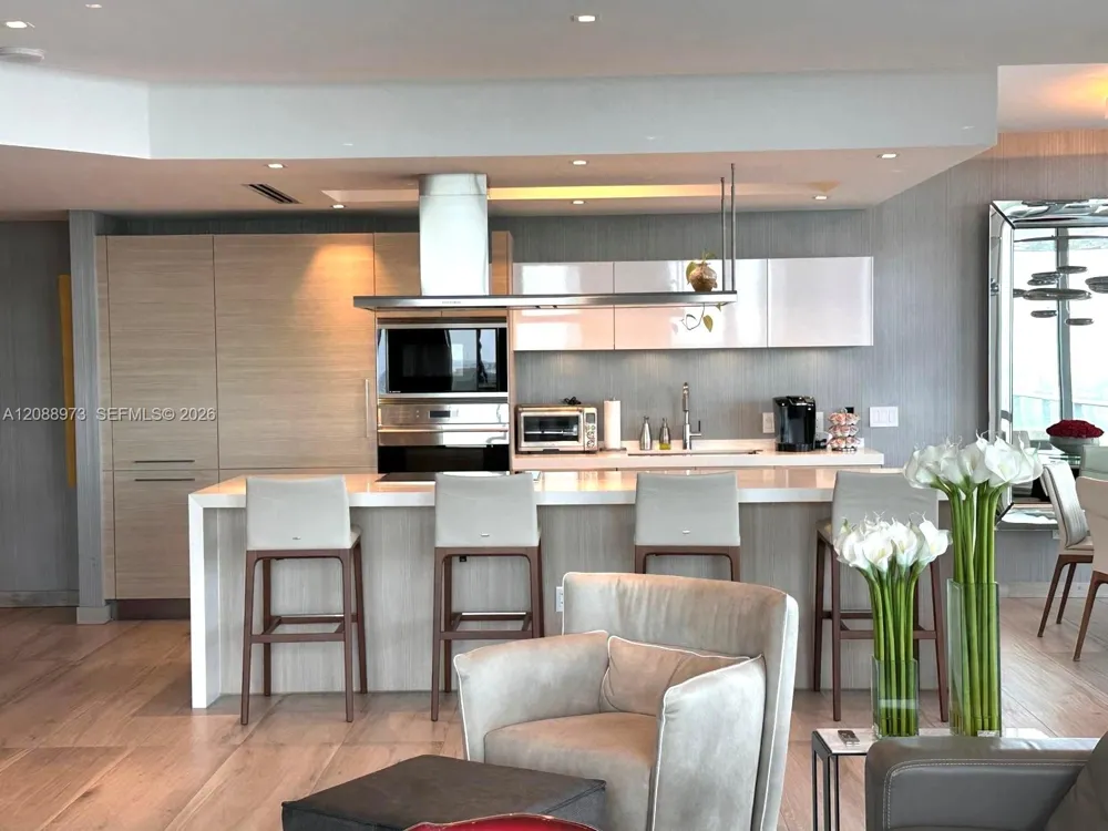 17111 Biscayne Blvd #2210 North Miami Beach, FL 33160