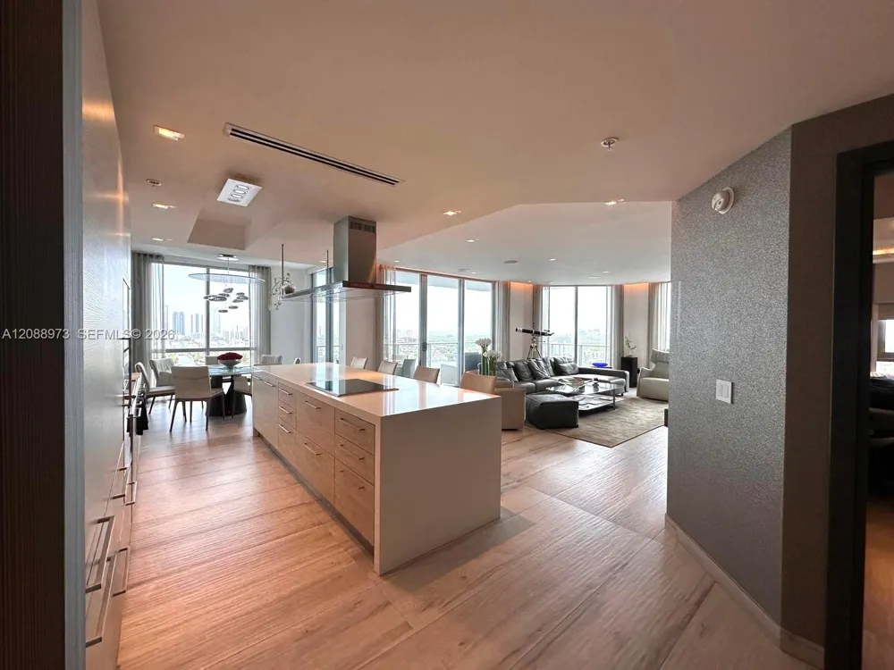 17111 Biscayne Blvd #2210 North Miami Beach, FL 33160