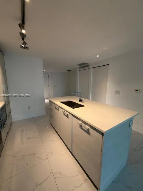 650 NE 32nd St #4406 Miami, FL 33137