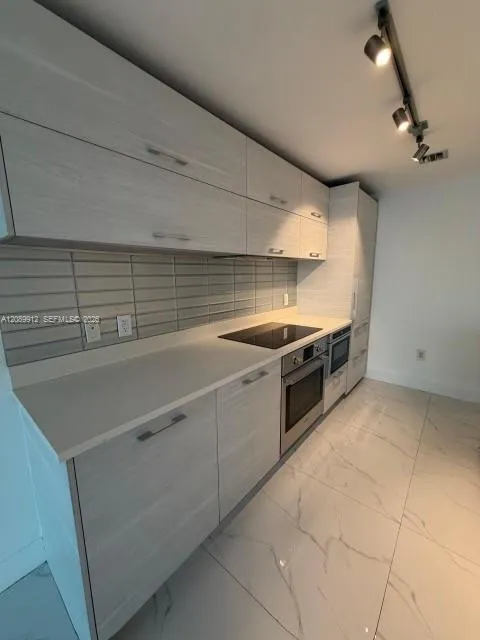 650 NE 32nd St #4406 Miami, FL 33137