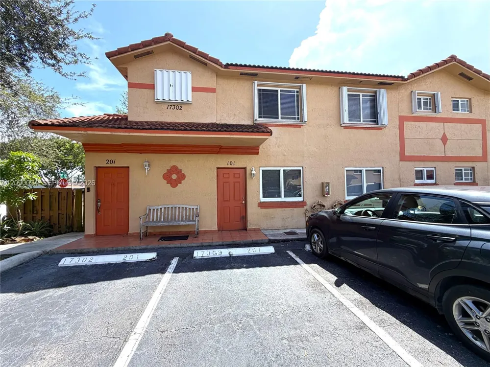 17302 NW 74th Ave #101 Hialeah, FL 33015