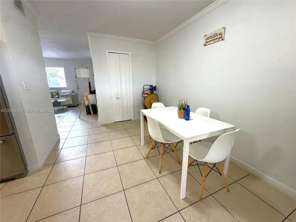 17302 NW 74th Ave #101 Hialeah, FL 33015