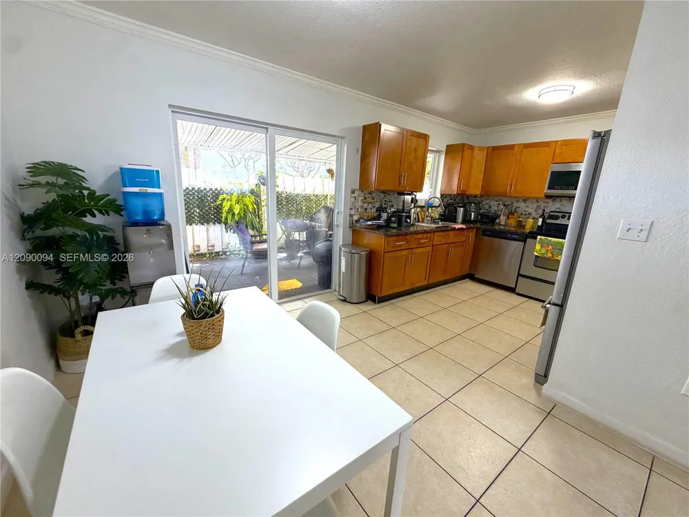 17302 NW 74th Ave #101 Hialeah, FL 33015