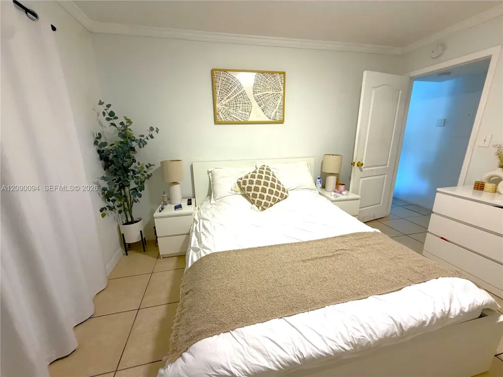 17302 NW 74th Ave #101 Hialeah, FL 33015