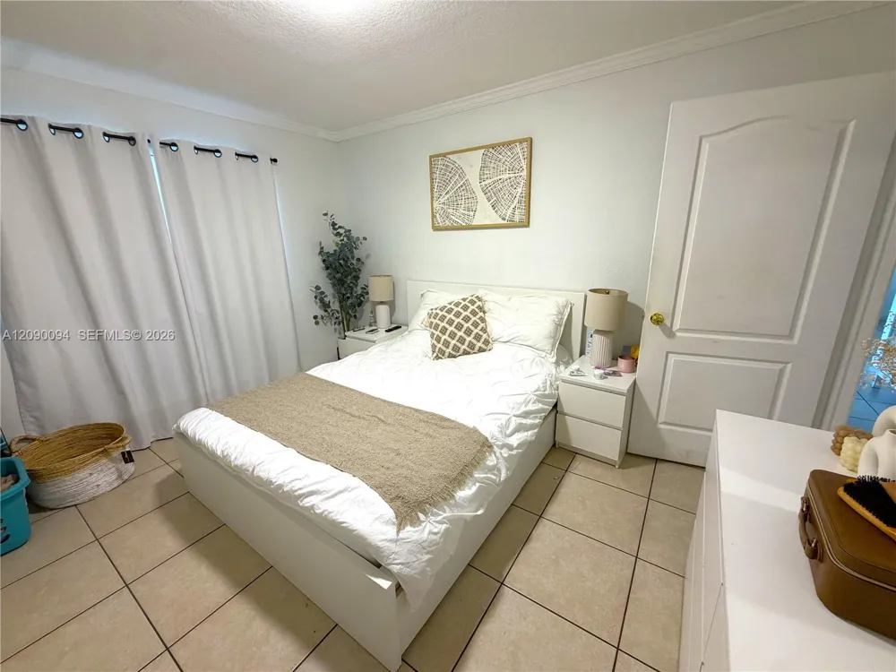 17302 NW 74th Ave #101 Hialeah, FL 33015