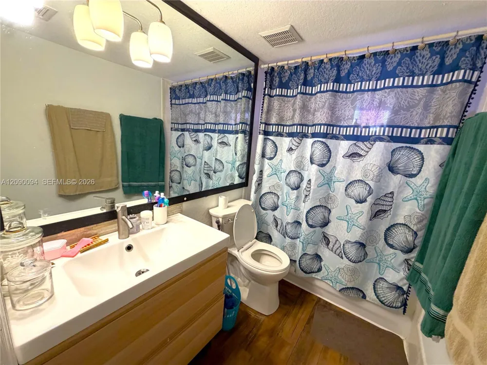 17302 NW 74th Ave #101 Hialeah, FL 33015