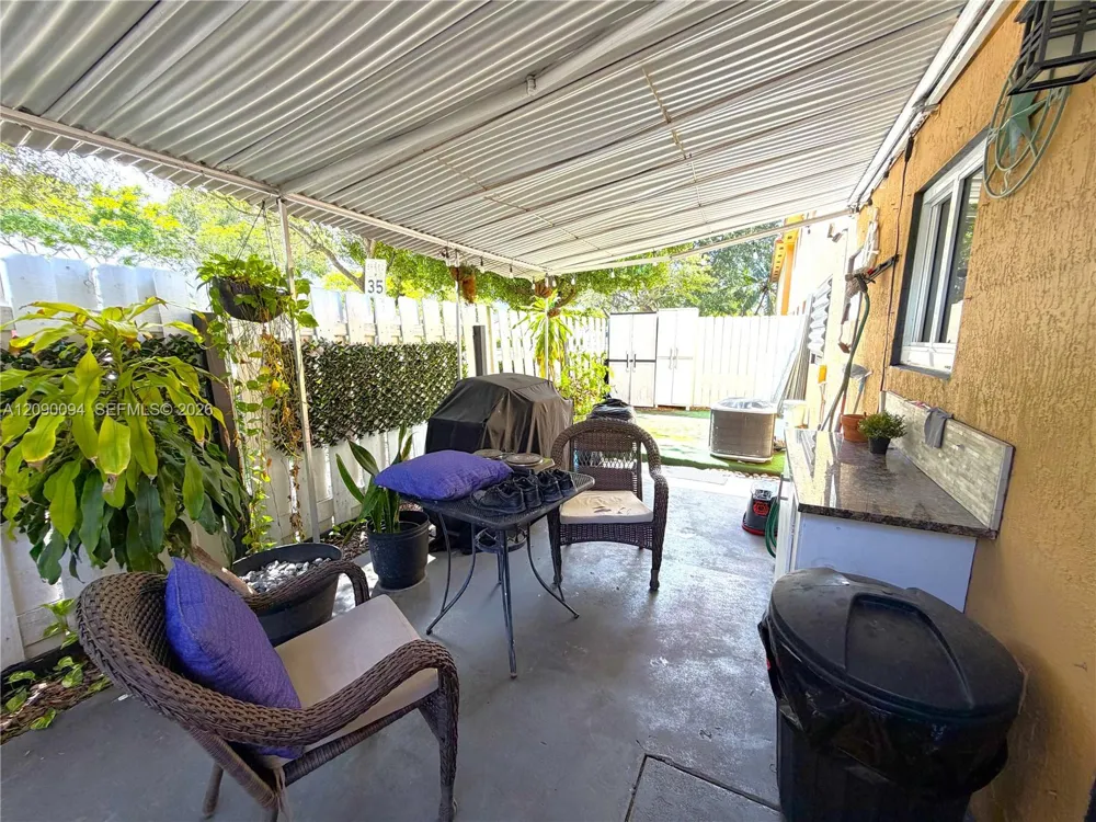 17302 NW 74th Ave #101 Hialeah, FL 33015