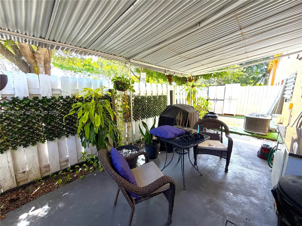 17302 NW 74th Ave #101 Hialeah, FL 33015