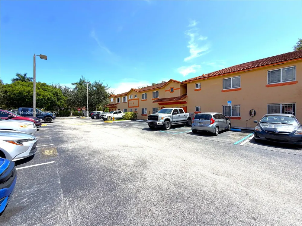 17302 NW 74th Ave #101 Hialeah, FL 33015