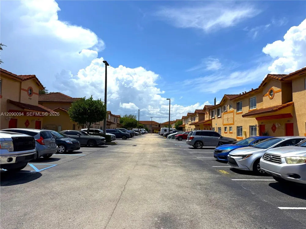 17302 NW 74th Ave #101 Hialeah, FL 33015