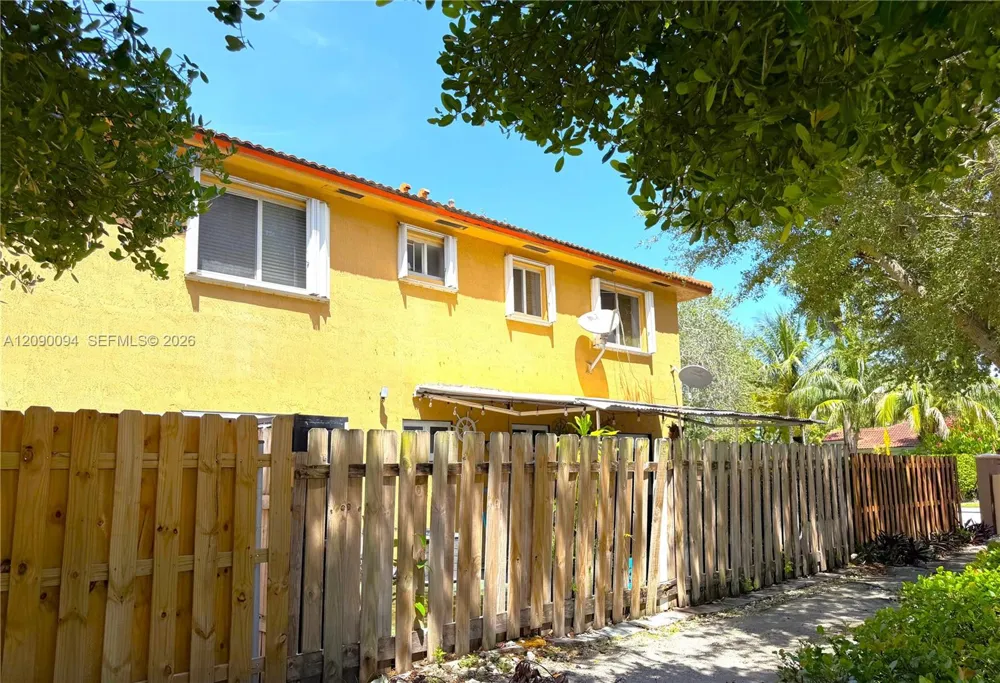 17302 NW 74th Ave #101 Hialeah, FL 33015