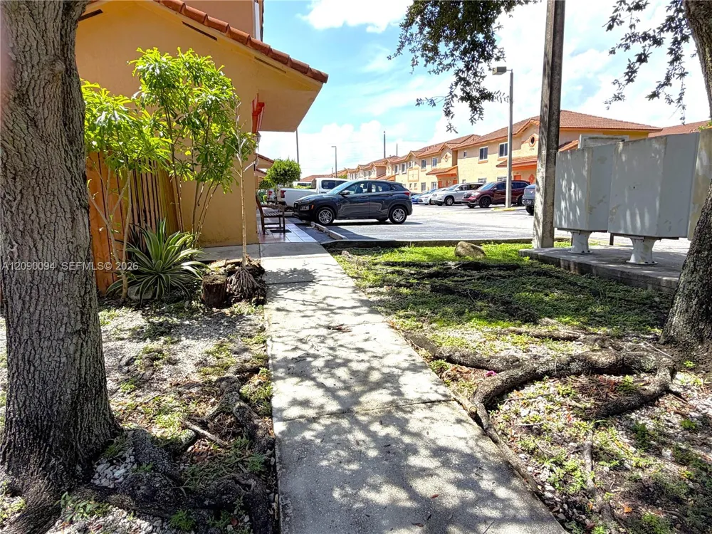 17302 NW 74th Ave #101 Hialeah, FL 33015