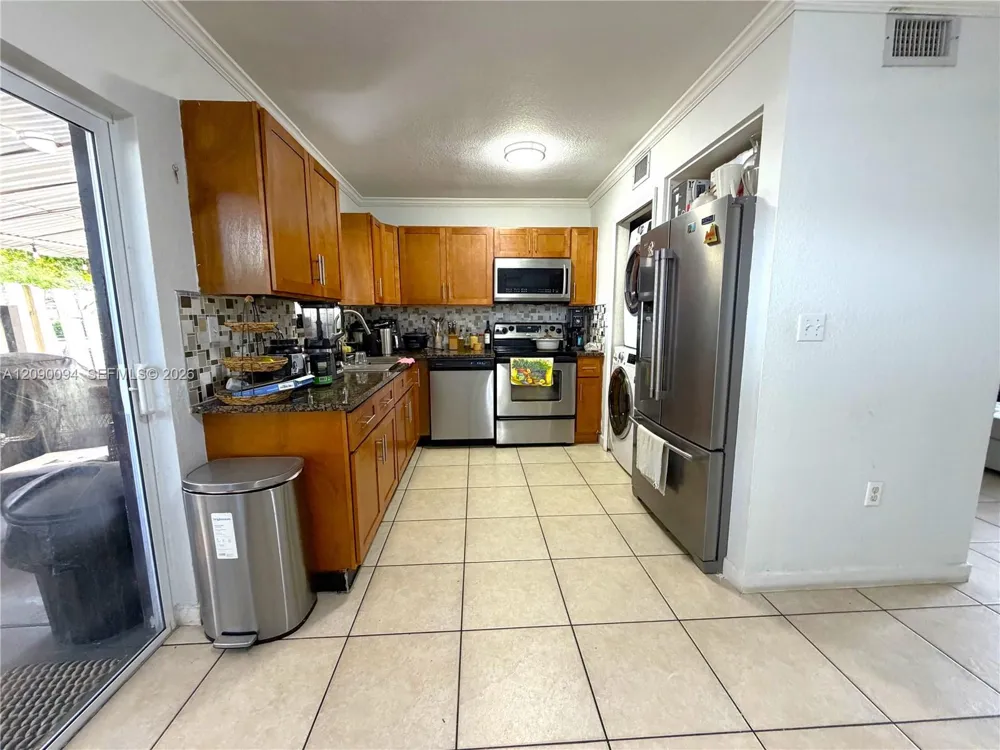 17302 NW 74th Ave #101 Hialeah, FL 33015