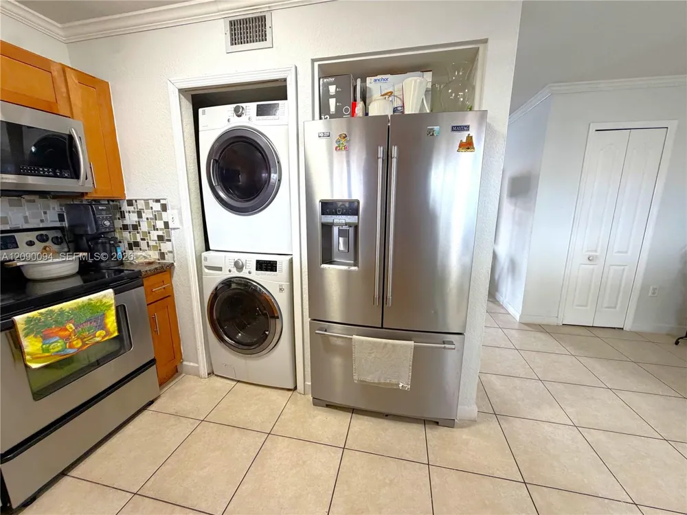 17302 NW 74th Ave #101 Hialeah, FL 33015