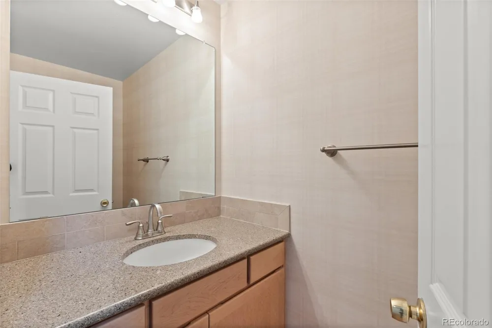 6360 S Jasmine Way Centennial, CO 80111