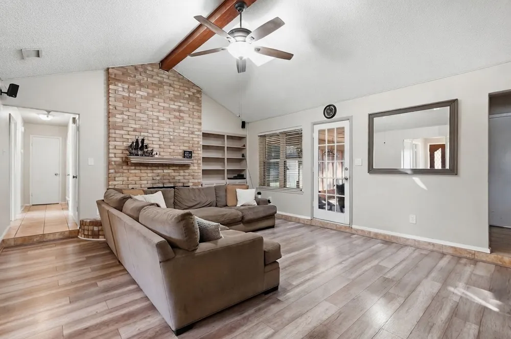 5914 Walden Trail Arlington, TX 76016