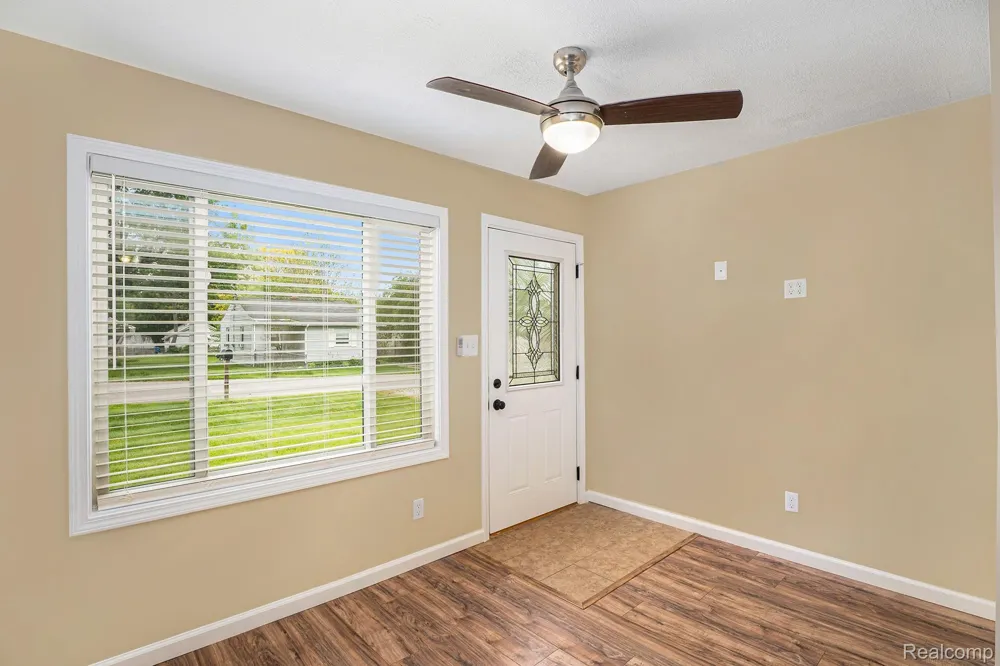 2182 E BOATFIELD AVENUE Burton City, MI 48529
