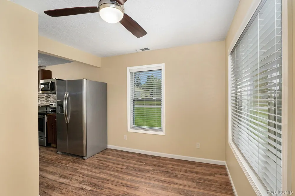 2182 E BOATFIELD AVENUE Burton City, MI 48529