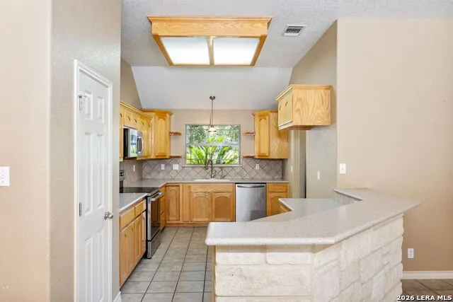 112 LEGACY TRCE La Vernia, TX 78121