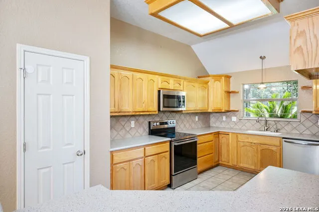 112 LEGACY TRCE La Vernia, TX 78121